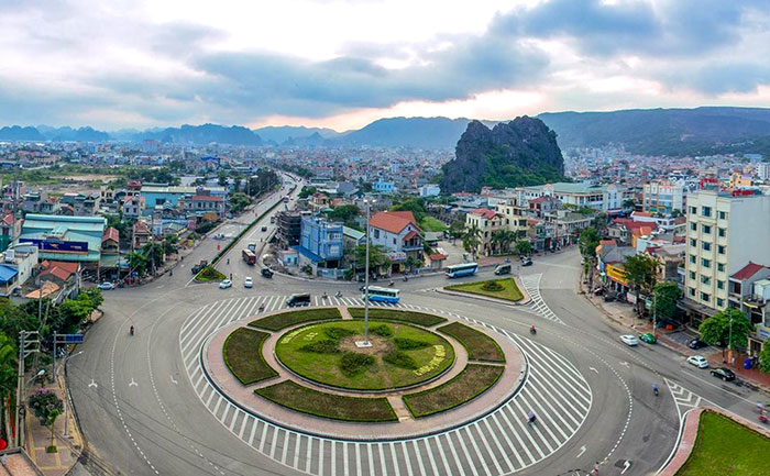 Cẩm Phả là một trong những thị trường tiềm năng nhất tại Quảng Ninh khi sở hữu 50km đường bờ biển